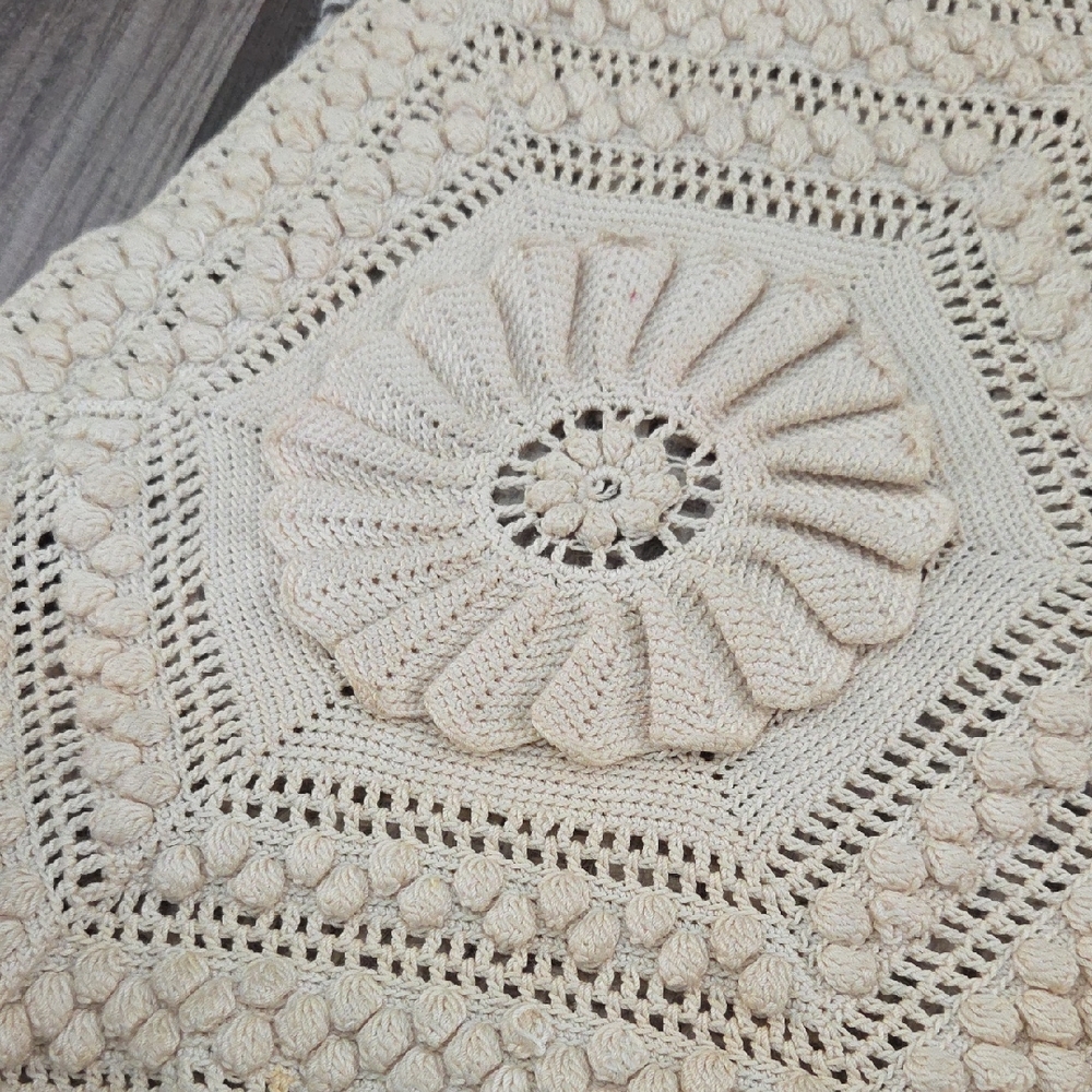 Vintage 3D Crochet Patterned Bedspread Blanket